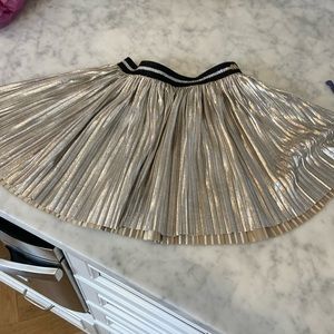 Lily Gaufrette, pleated silver metallic skirt with elastic waistband size 6